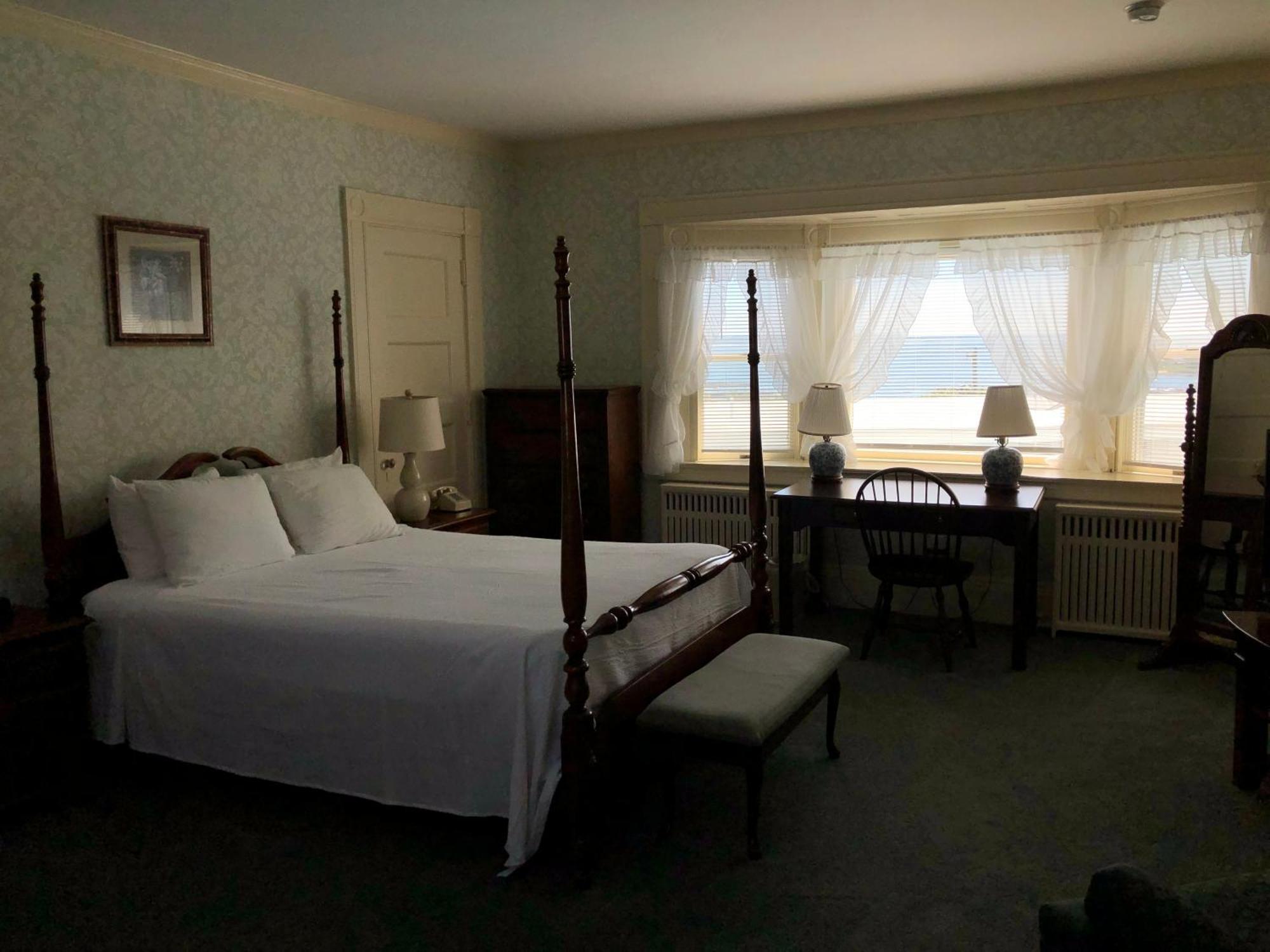 Sands Of Time Motor Inn & Harbor House Woods Hole Dış mekan fotoğraf